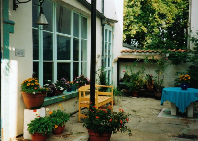 der Garten vor meinem Atelier